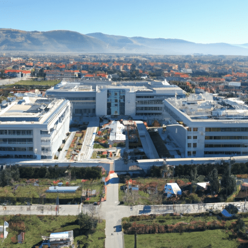 1. An aerial view of the largest hospital in Denizli, showcasing its expansive infrastructure.